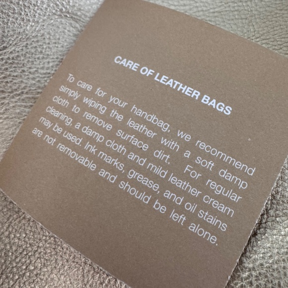 Vintage Michael Kors Leather Metallic Gold Bag Boho shoulder tote  purse - Picture 16 of 17